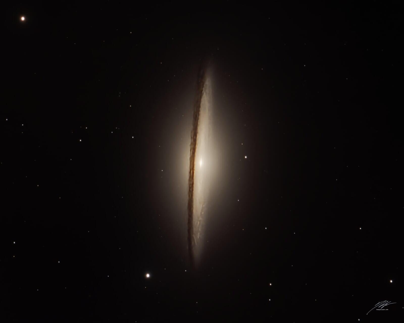M 104 Sombrero Galaxy